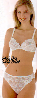 Chantelle Luxuriously Light Full Cup Underwire Bra